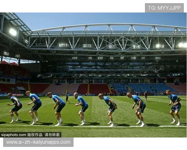 主帅在训练中亲自示范新跑位,引发模仿热潮