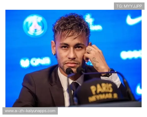 内马尔被拍在门口等候迟到粉丝，耐心使人暖心